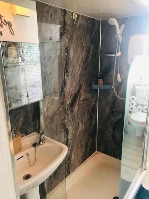 Cosy 2 Bedroom Flat In Единбург Екстер'єр фото